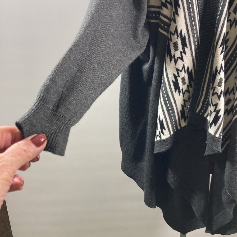 Morgan City Sweater Women Women Size XXL Gray & White Lap Over Front Long Sleeve - Picture 4 of 11